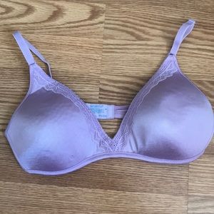 Like new wireless bra size 38b